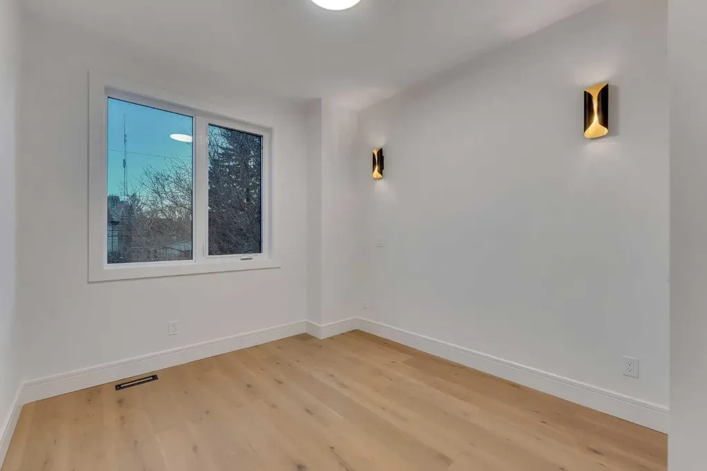 1729 19 Avenue NW Calgary AB T2M 1B4