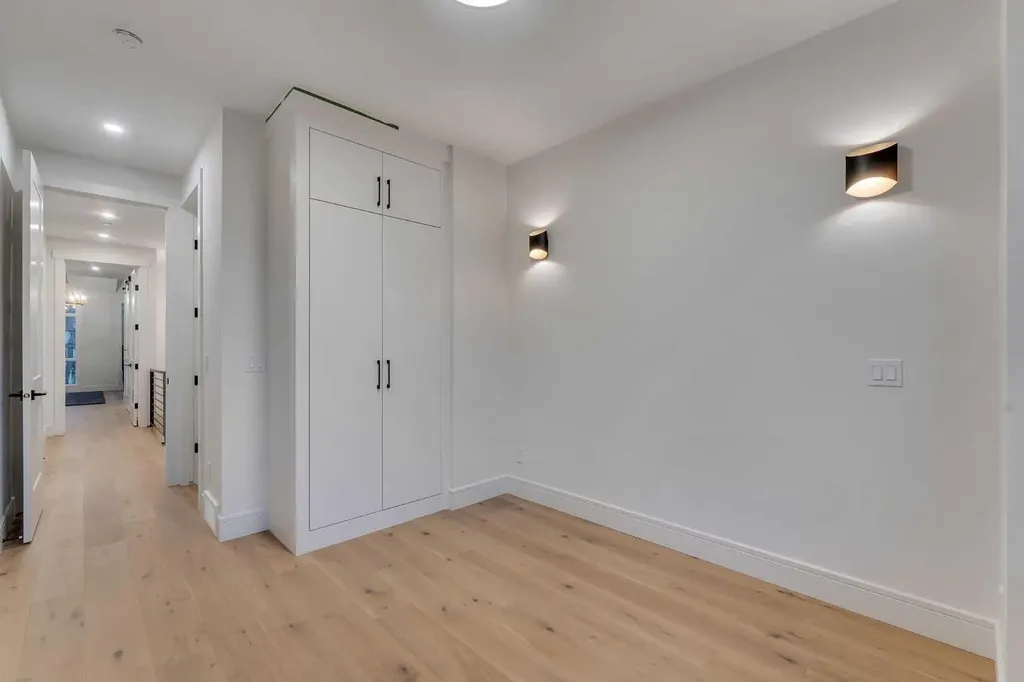1729 19 Avenue NW Calgary AB T2M 1B4