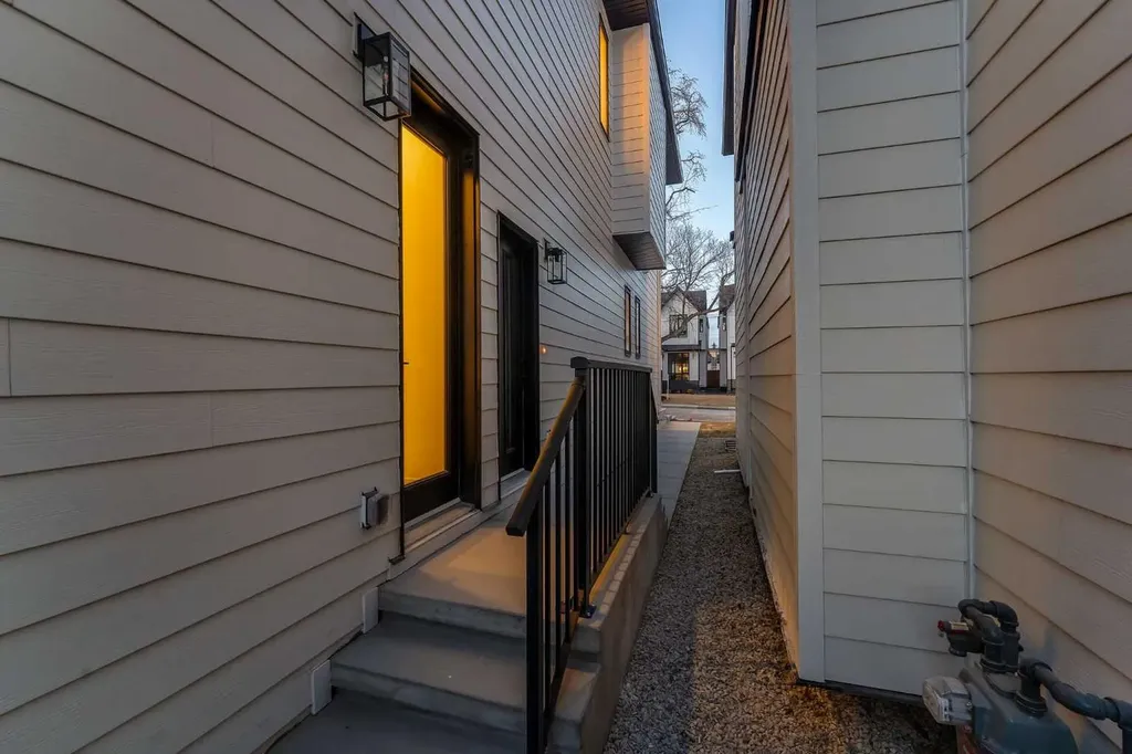 1729 19 Avenue NW Calgary AB T2M 1B4