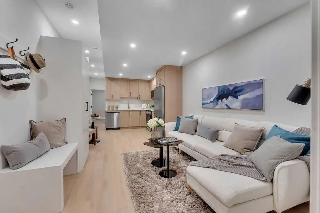 1729 19 Avenue NW Calgary AB T2M 1B4