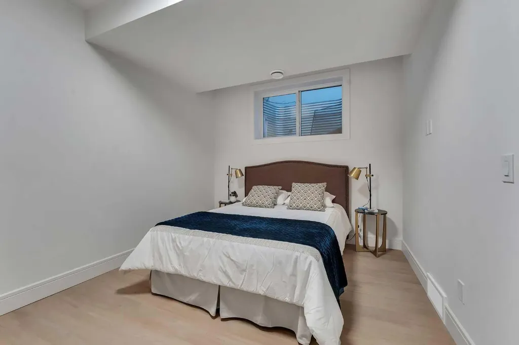 1729 19 Avenue NW Calgary AB T2M 1B4