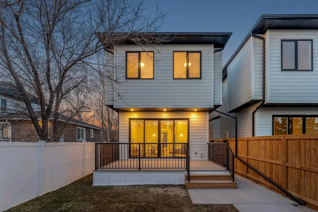 1729 19 Avenue NW Calgary AB T2M 1B4