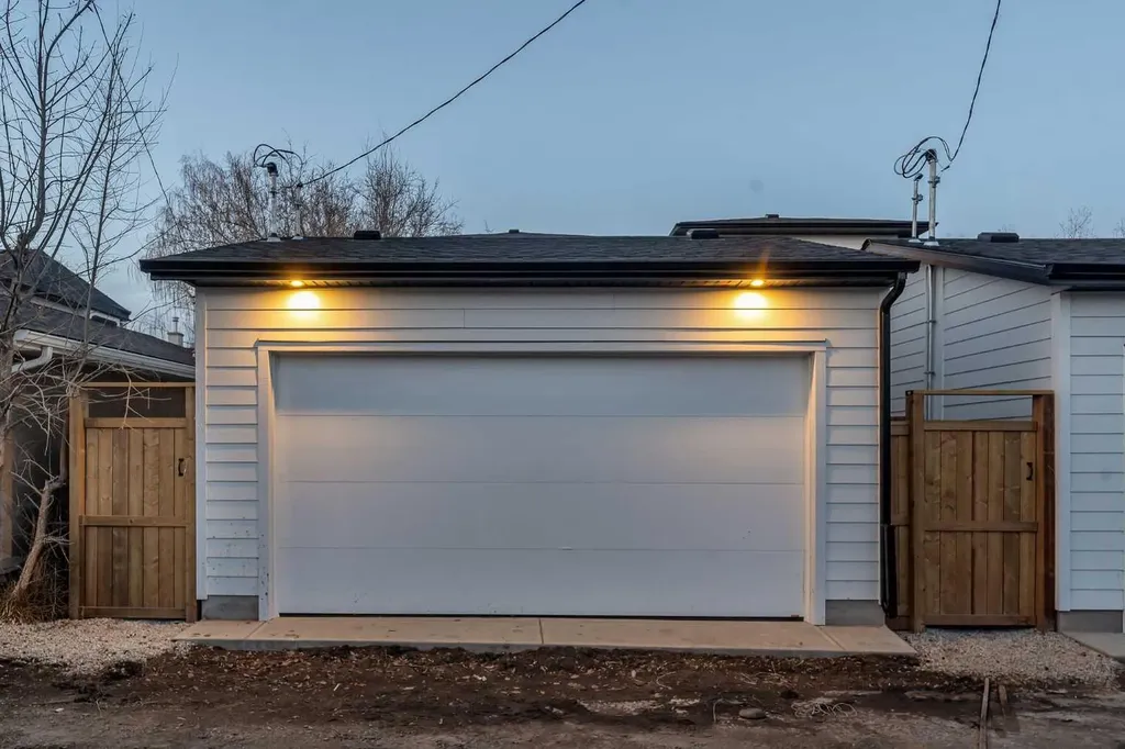1729 19 Avenue NW Calgary AB T2M 1B4