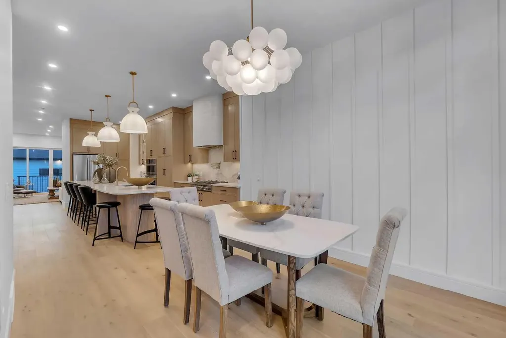 1729 19 Avenue NW Calgary AB T2M 1B4
