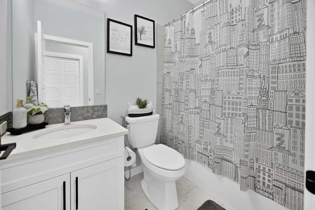 211 Dawson Harbour Court Chestermere AB T1X 1Z6