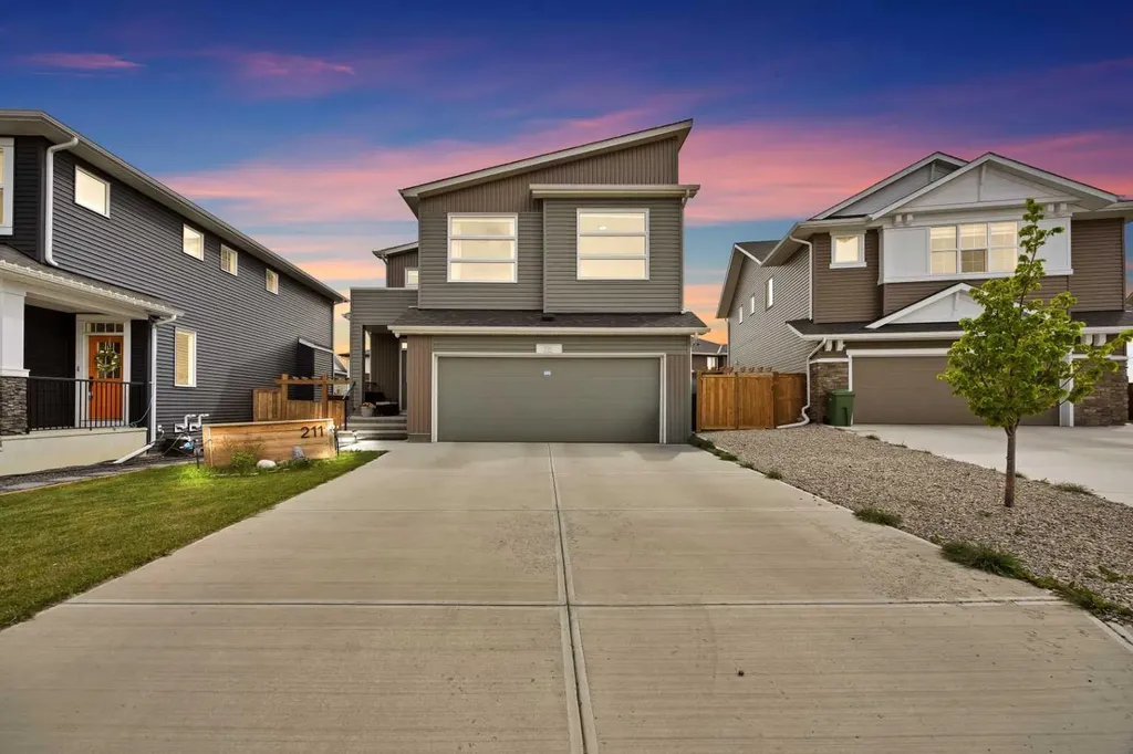 211 Dawson Harbour Court Chestermere AB T1X 1Z6