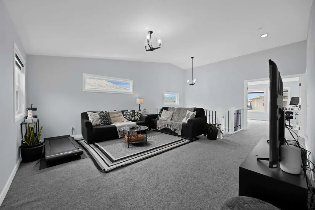 211 Dawson Harbour Court Chestermere AB T1X 1Z6