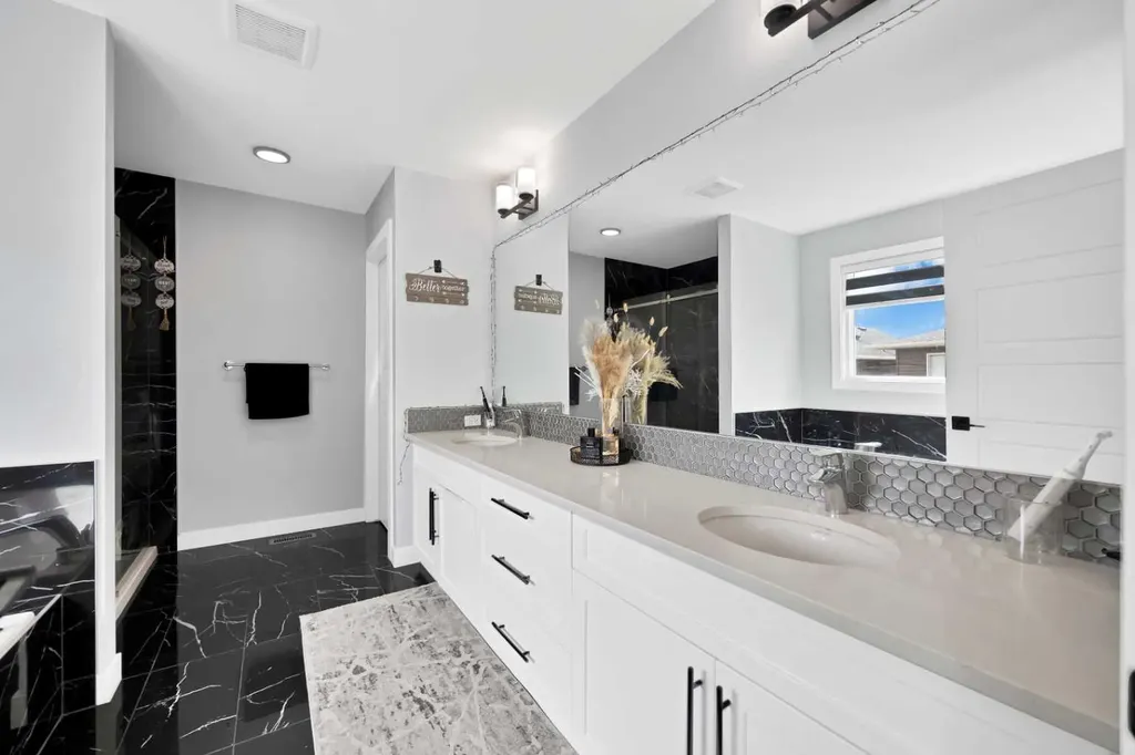 211 Dawson Harbour Court Chestermere AB T1X 1Z6