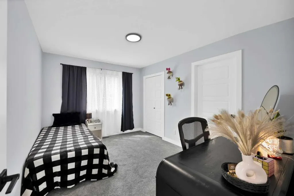 211 Dawson Harbour Court Chestermere AB T1X 1Z6