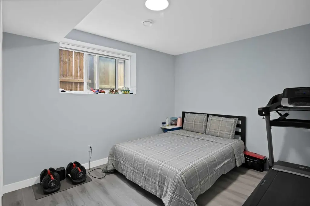 211 Dawson Harbour Court Chestermere AB T1X 1Z6