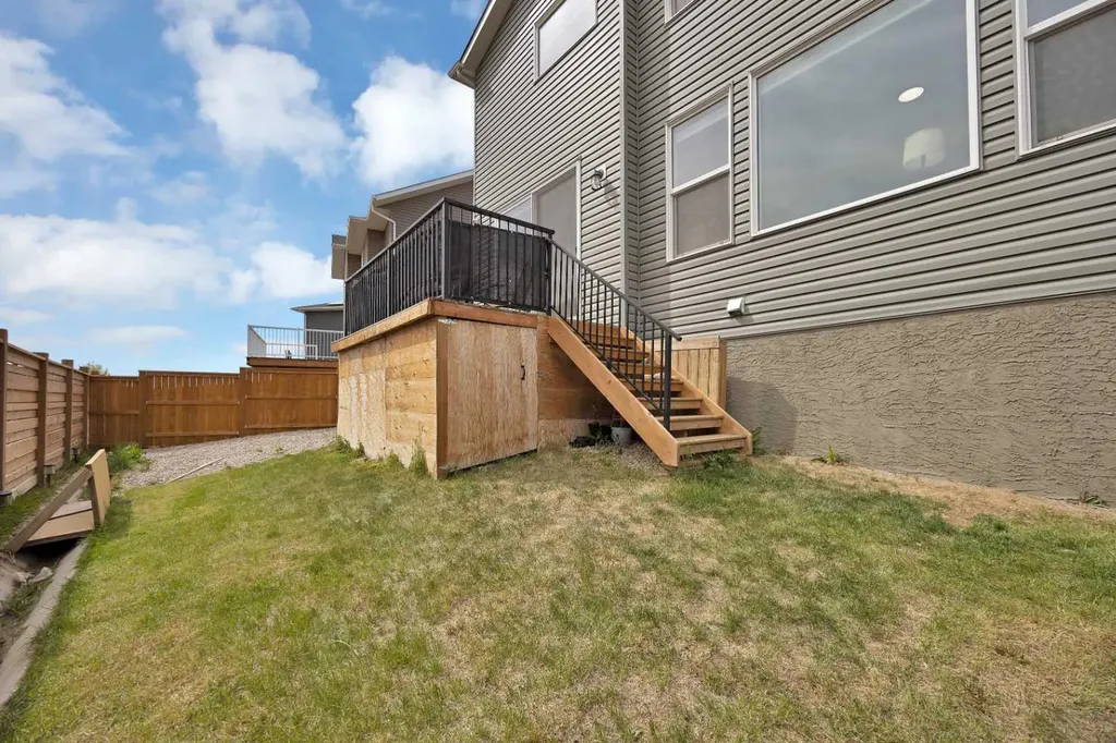 211 Dawson Harbour Court Chestermere AB T1X 1Z6