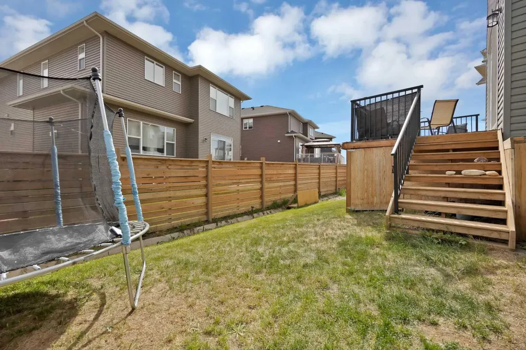 211 Dawson Harbour Court Chestermere AB T1X 1Z6