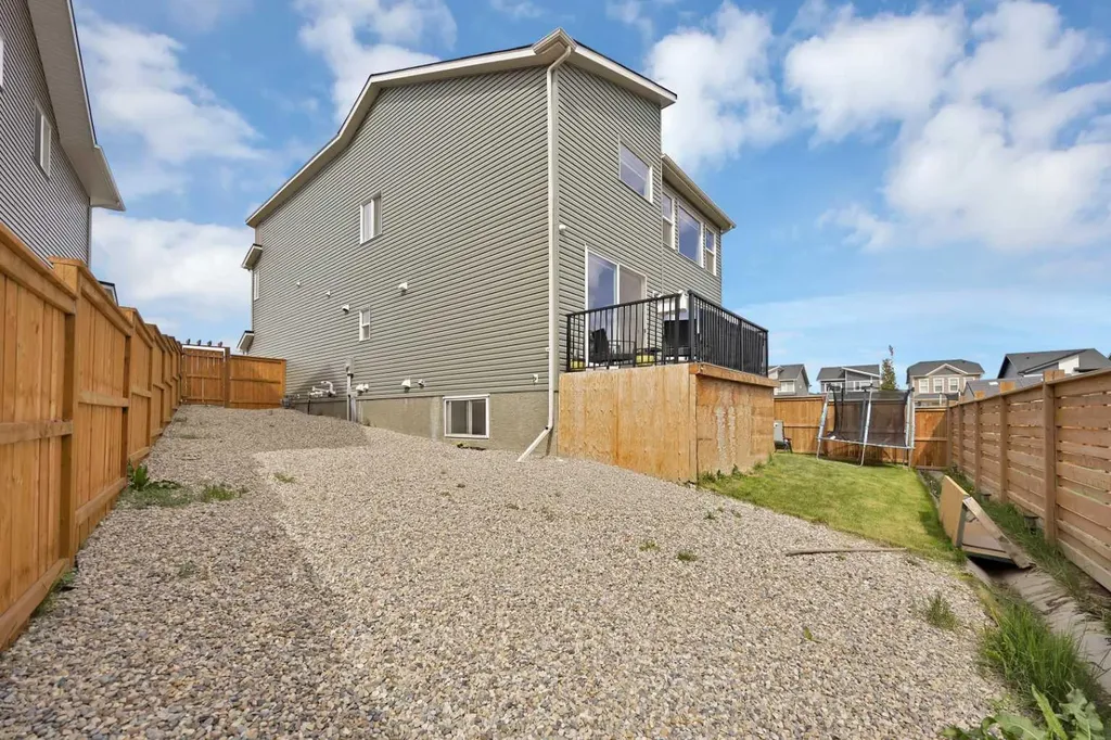 211 Dawson Harbour Court Chestermere AB T1X 1Z6