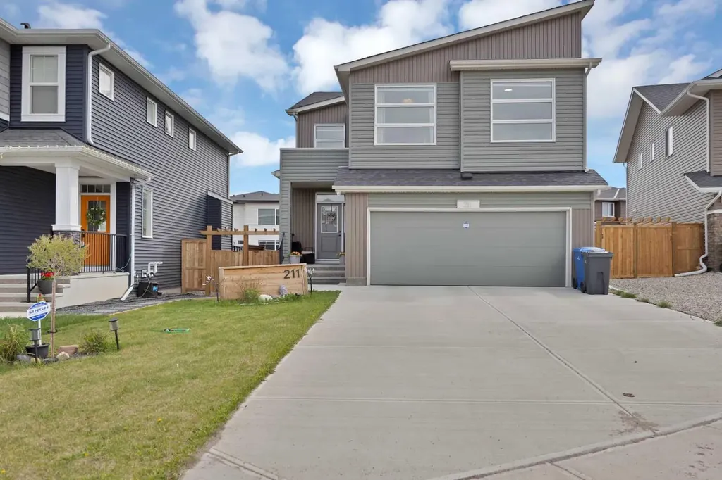211 Dawson Harbour Court Chestermere AB T1X 1Z6