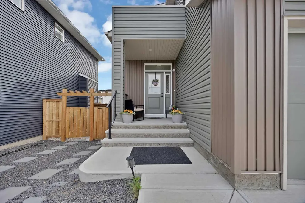 211 Dawson Harbour Court Chestermere AB T1X 1Z6