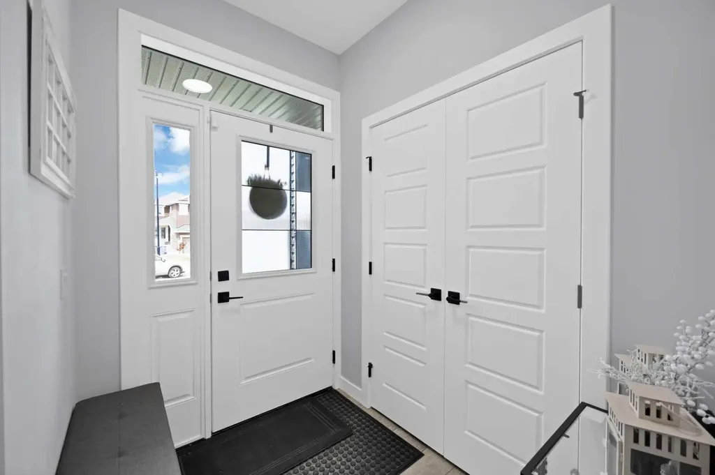 211 Dawson Harbour Court Chestermere AB T1X 1Z6