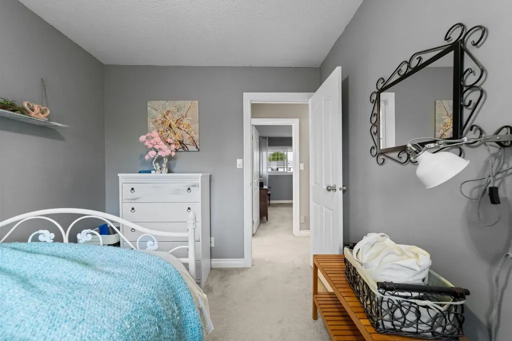 4311 66 Street Camrose AB T4V3L5