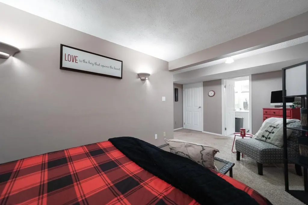4311 66 Street Camrose AB T4V3L5