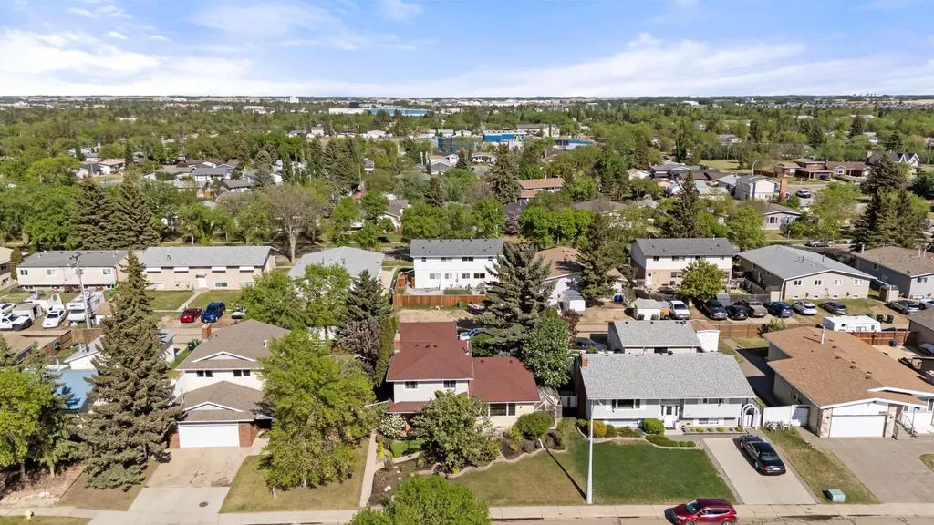 4311 66 Street Camrose AB T4V3L5
