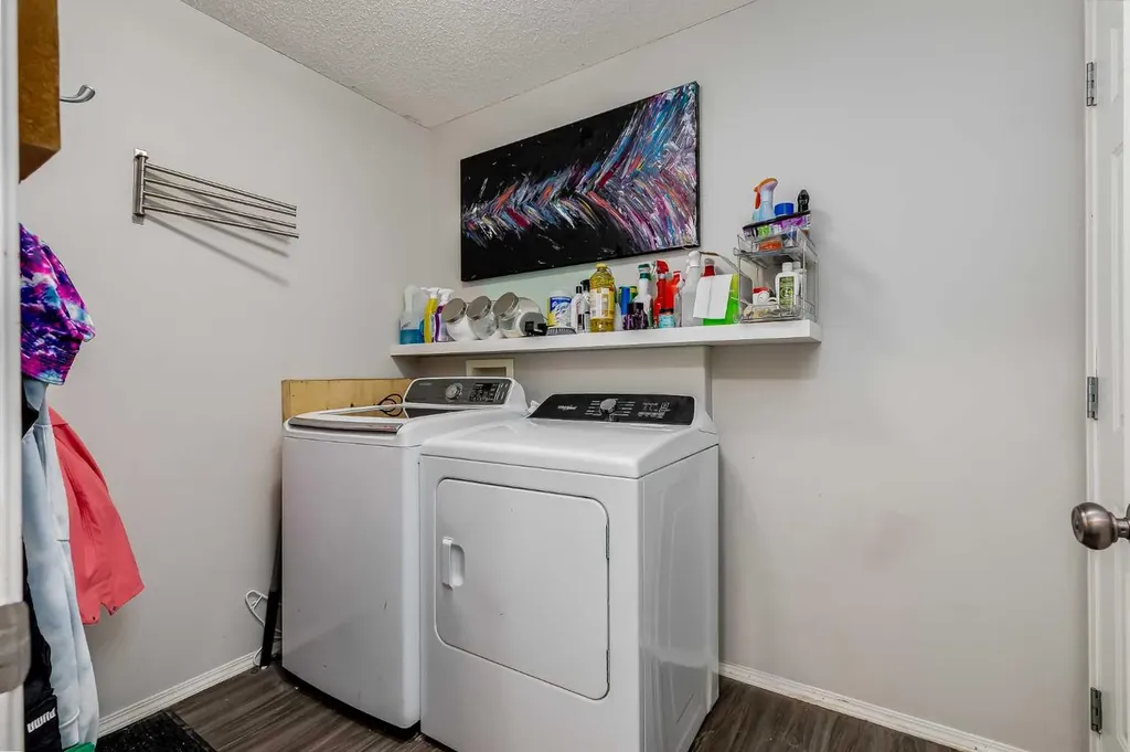 143 Silver Springs Way NW Airdrie AB T4B 2V4