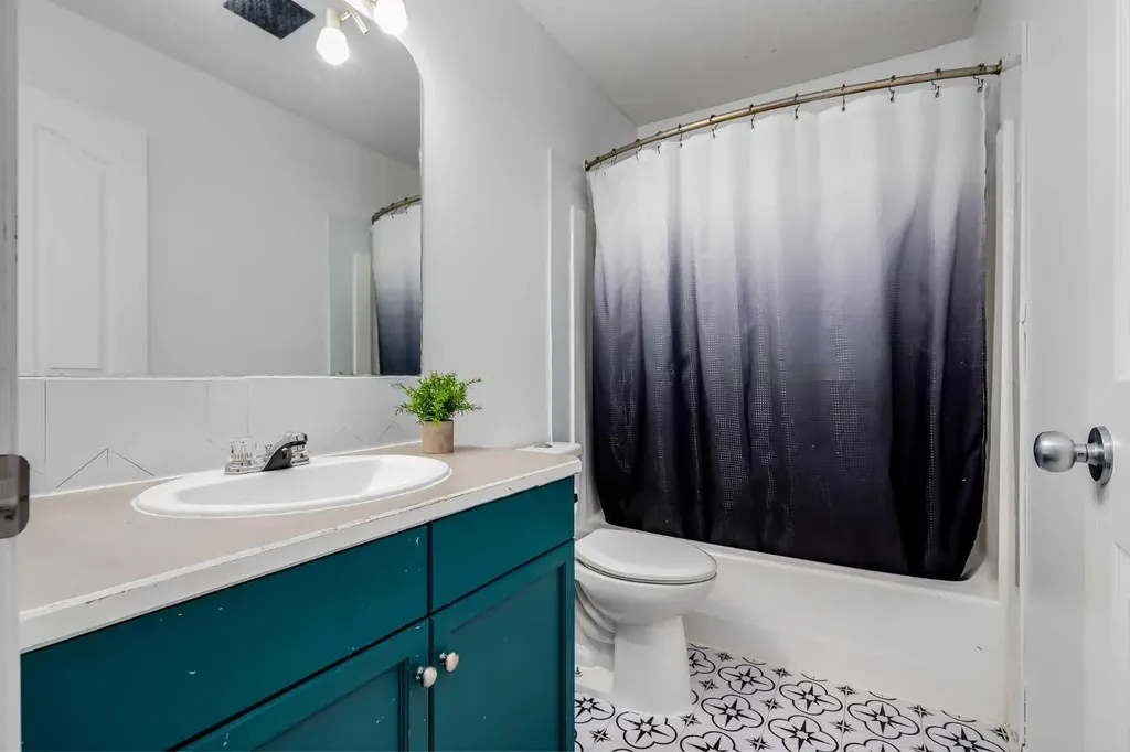 143 Silver Springs Way NW Airdrie AB T4B 2V4