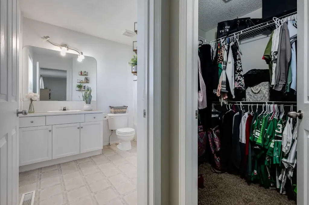 143 Silver Springs Way NW Airdrie AB T4B 2V4