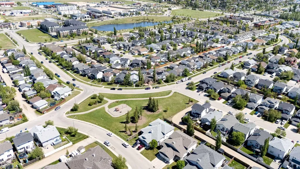 143 Silver Springs Way NW Airdrie AB T4B 2V4