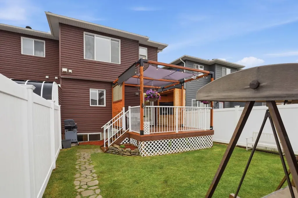 33 Redstone Common NE Calgary AB T3N 0K3