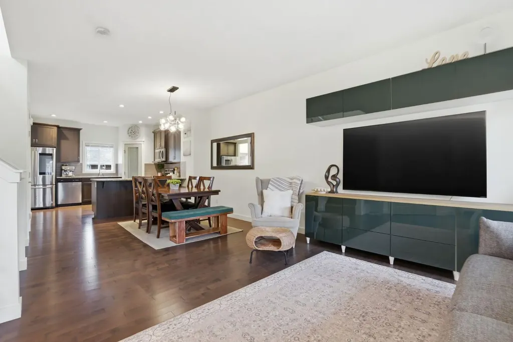 33 Redstone Common NE Calgary AB T3N 0K3