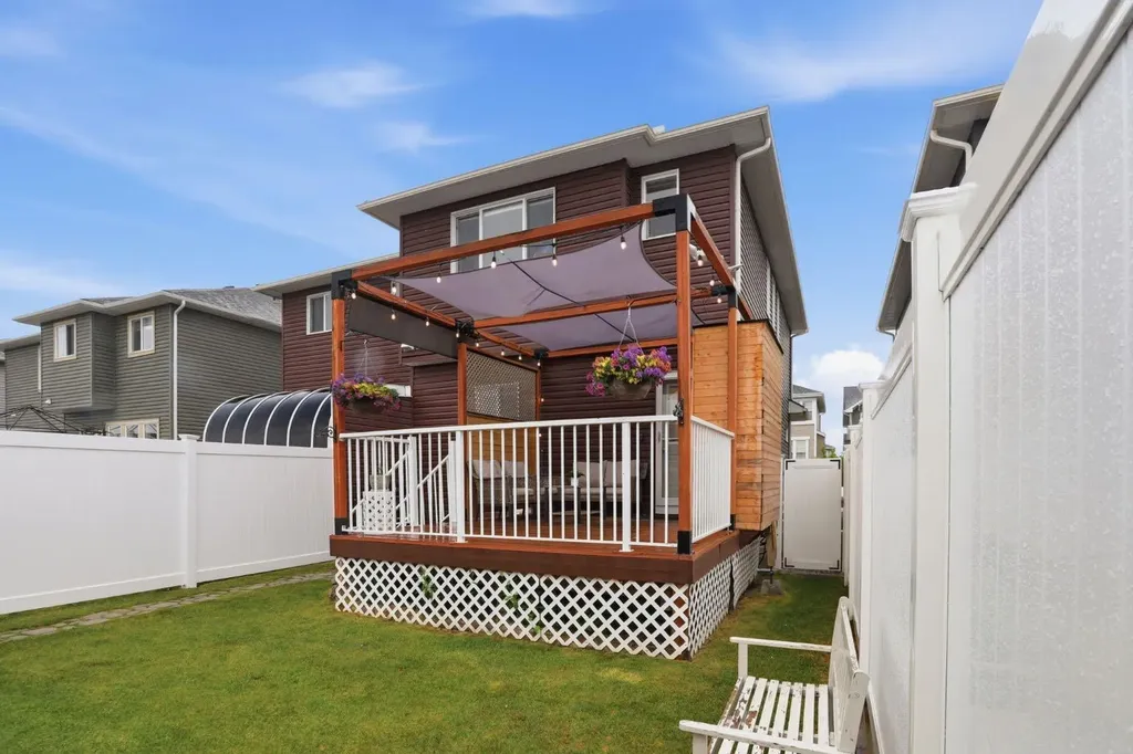 33 Redstone Common NE Calgary AB T3N 0K3