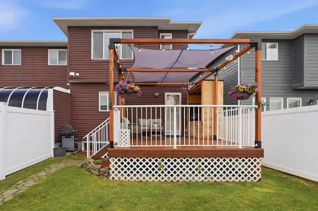 33 Redstone Common NE Calgary AB T3N 0K3