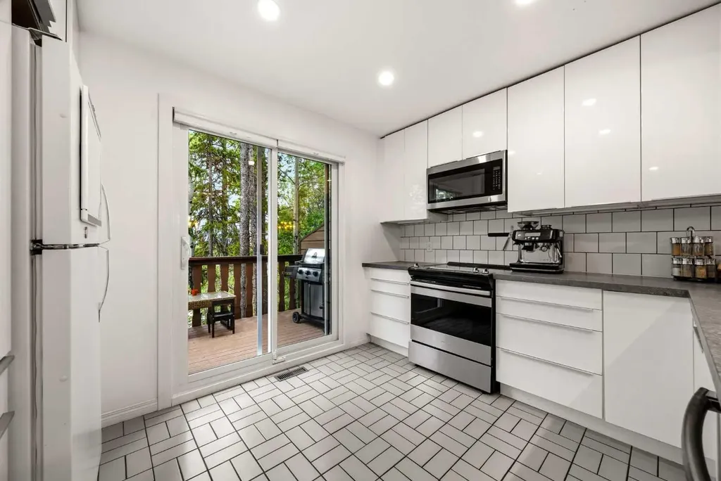 1061 Evergreen Circle Canmore AB T1W 2R2