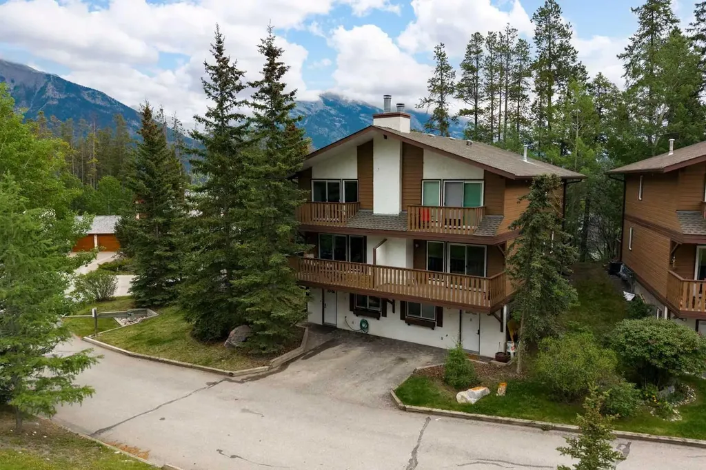 1061 Evergreen Circle Canmore AB T1W 2R2