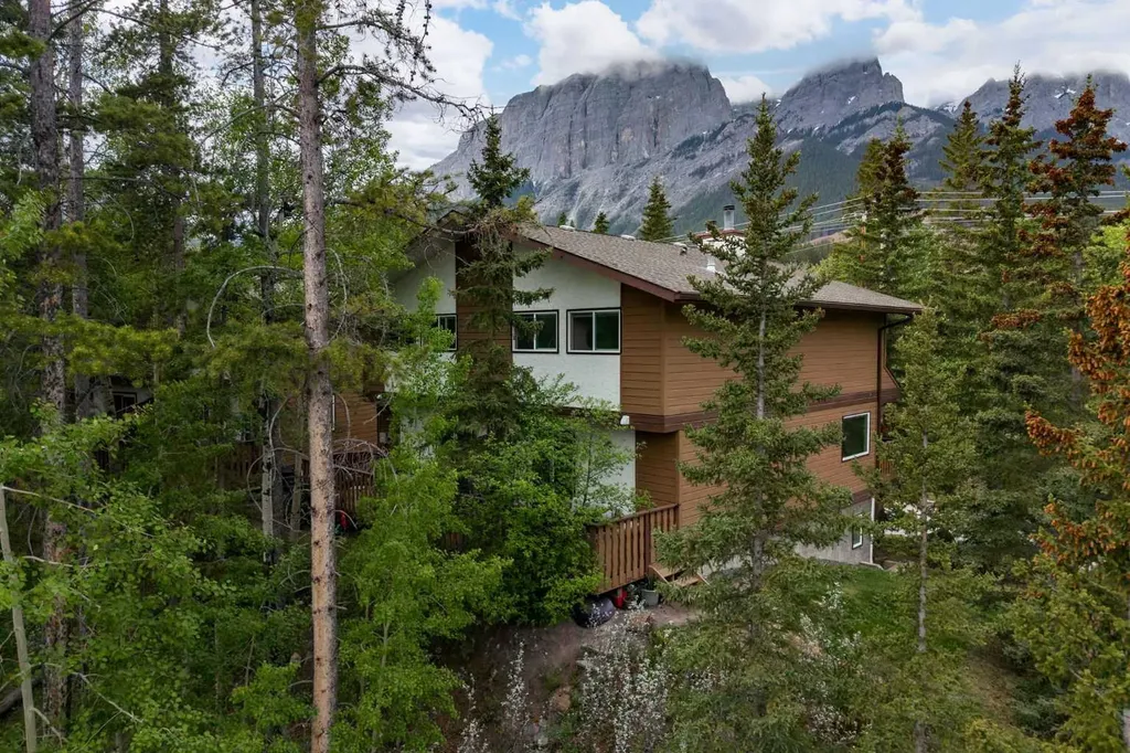 1061 Evergreen Circle Canmore AB T1W 2R2
