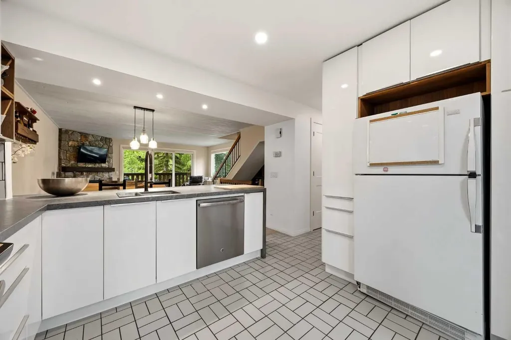 1061 Evergreen Circle Canmore AB T1W 2R2