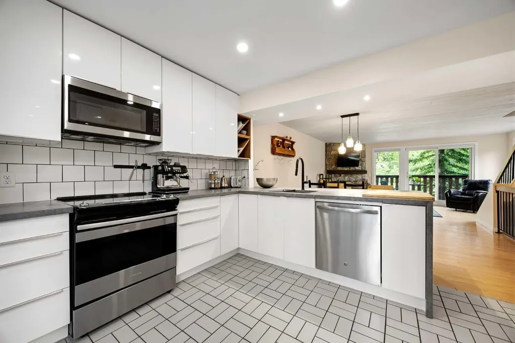 1061 Evergreen Circle Canmore AB T1W 2R2