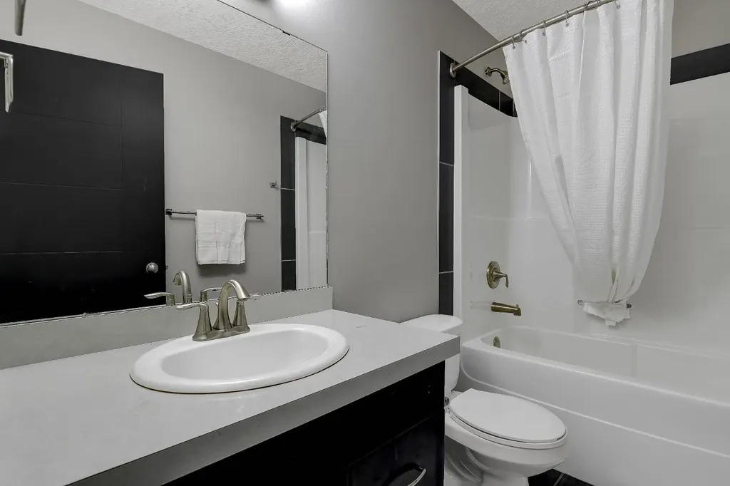 10201 124 A Avenue Grande Prairie AB T8V 6J2