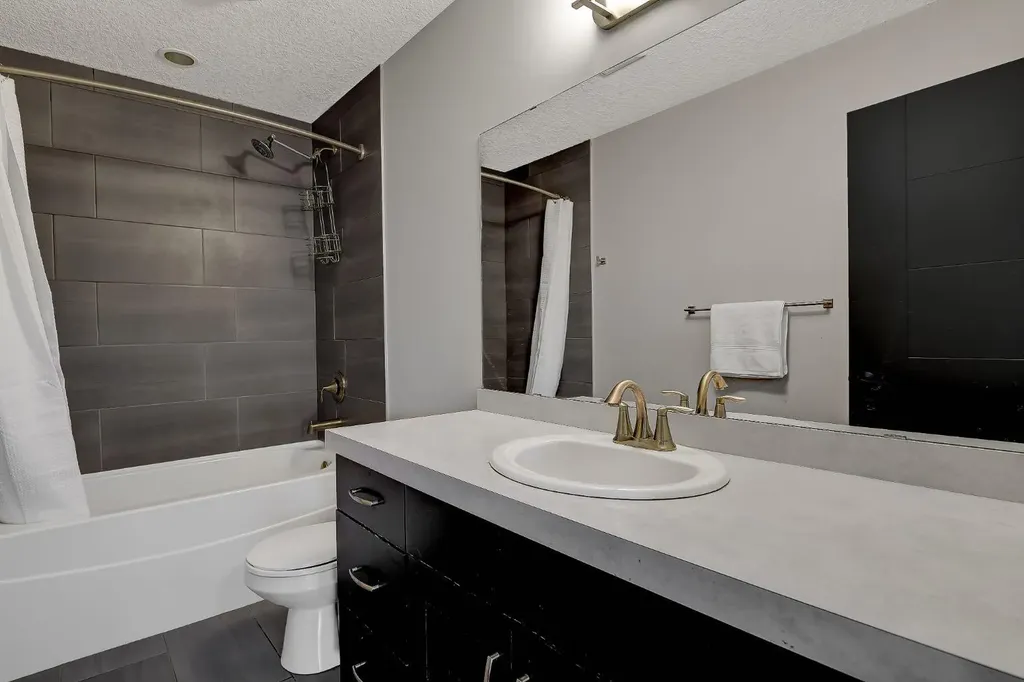10201 124 A Avenue Grande Prairie AB T8V 6J2