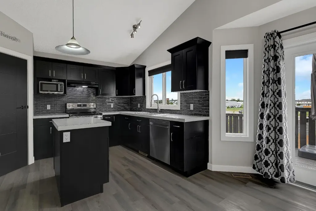 10201 124 A Avenue Grande Prairie AB T8V 6J2