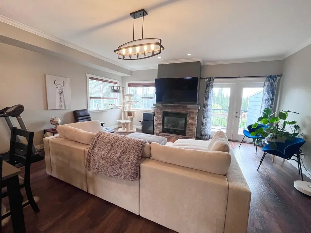 214 Mcardell Drive Hinton AB T7V 0A9