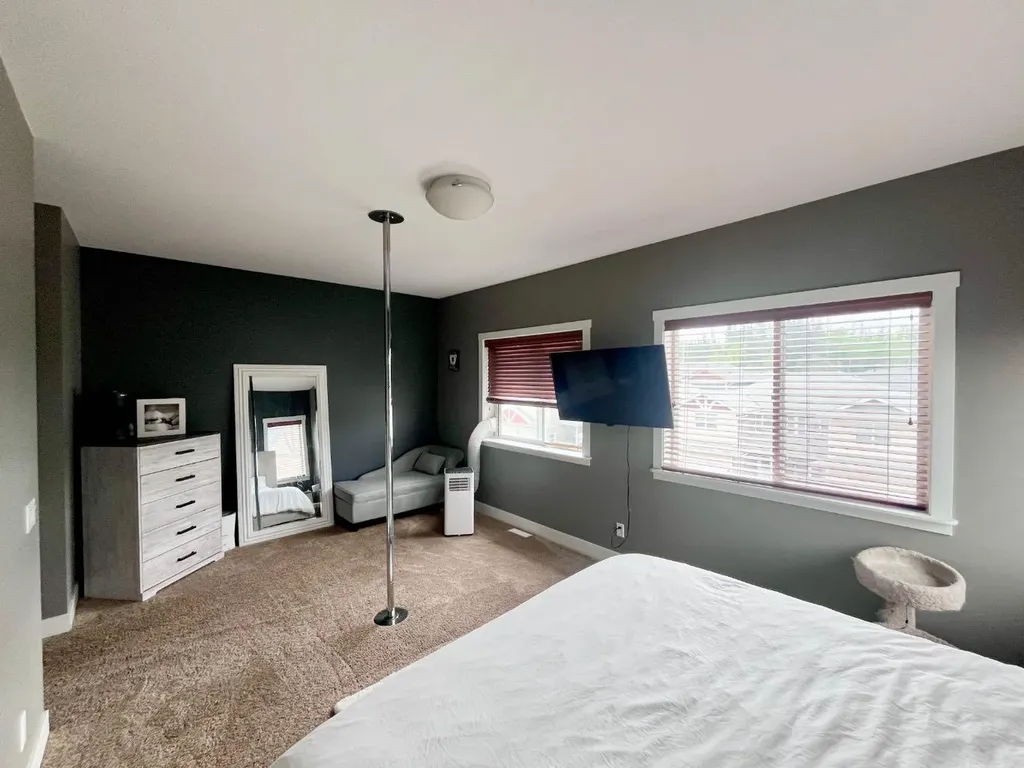 214 Mcardell Drive Hinton AB T7V 0A9