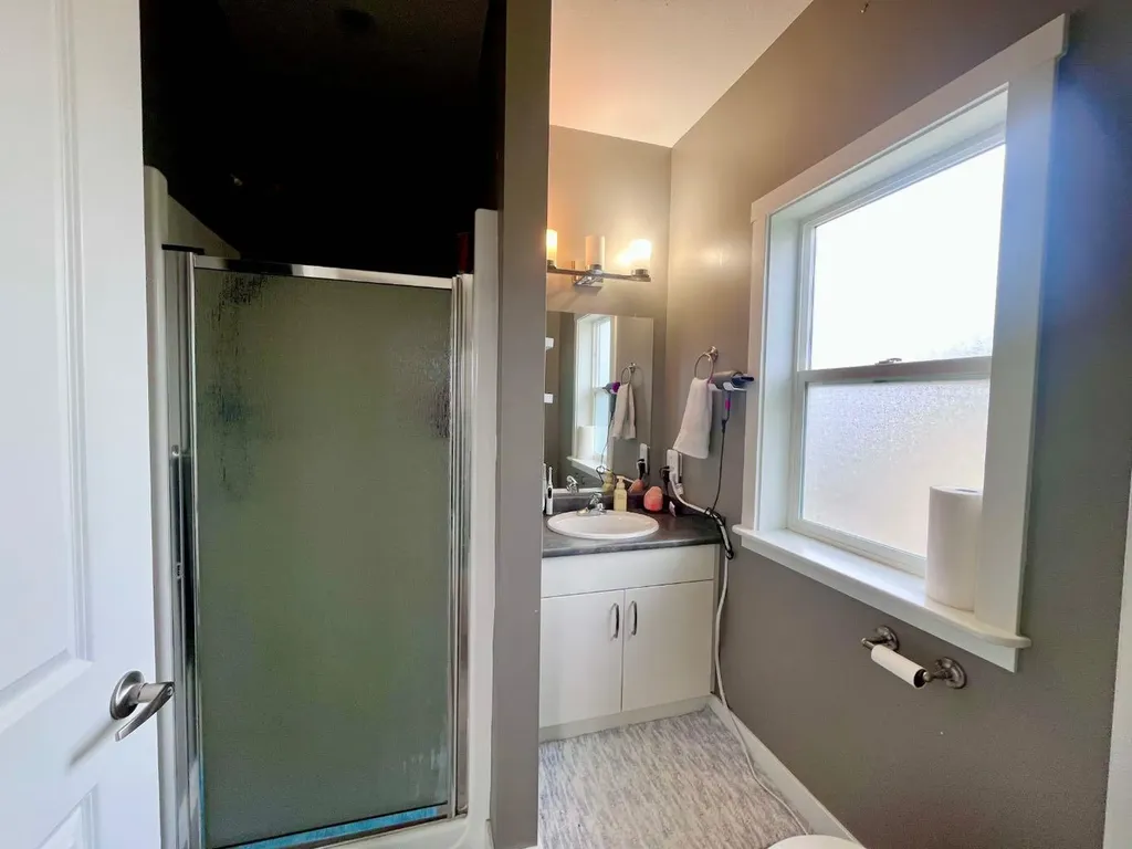 214 Mcardell Drive Hinton AB T7V 0A9