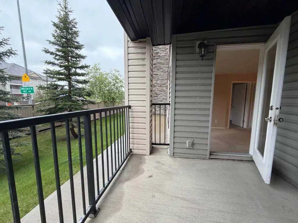 8 Bridlecrest Drive SW Calgary AB T2Y0H7