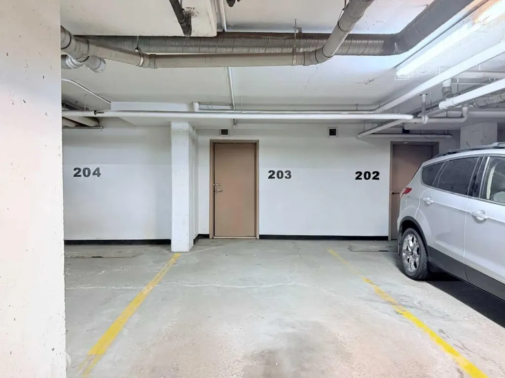 8 Bridlecrest Drive SW Calgary AB T2Y0H7