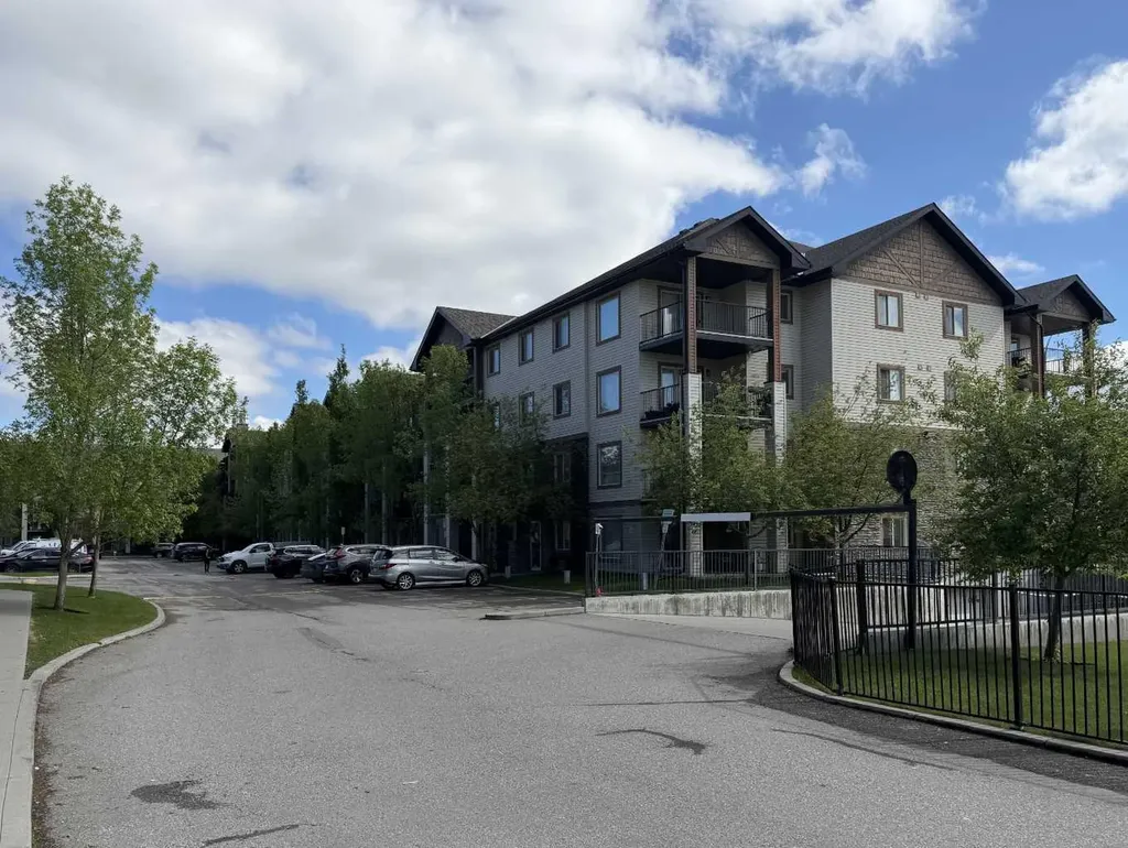 8 Bridlecrest Drive SW Calgary AB T2Y0H7