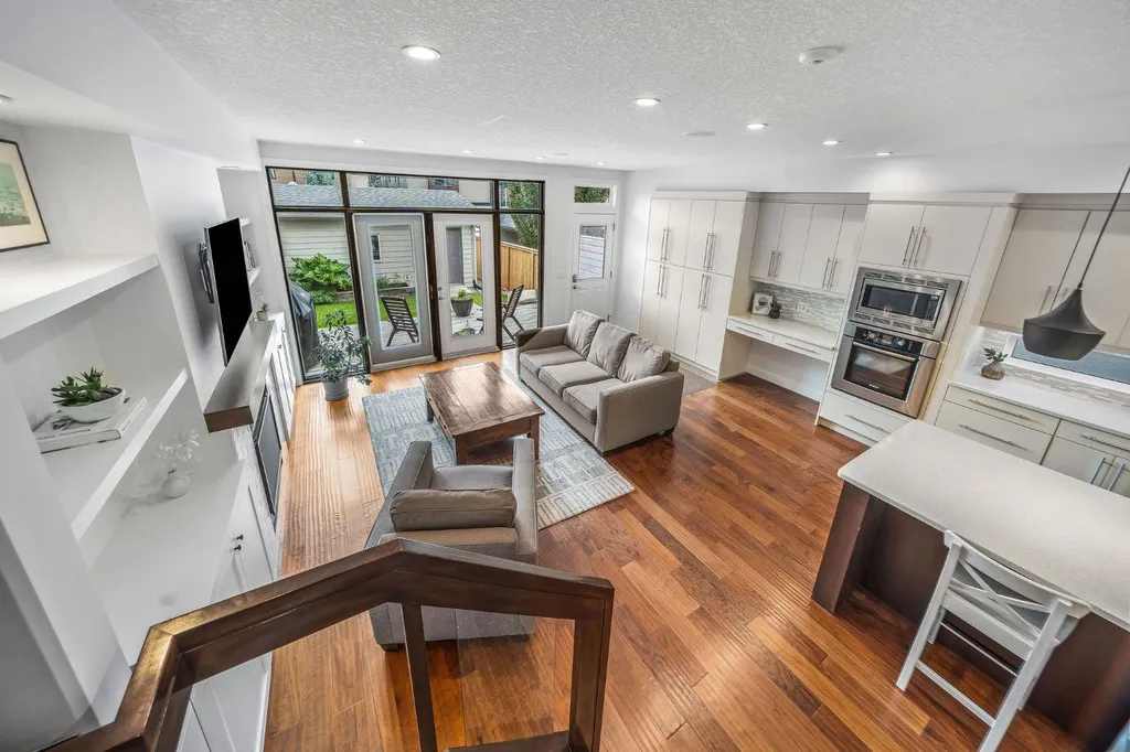1734 37 Avenue SW Calgary AB T2T 2H3