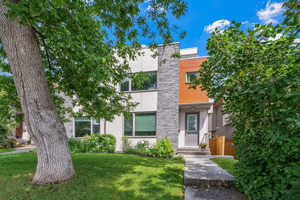 1734 37 Avenue SW Calgary AB T2T 2H3