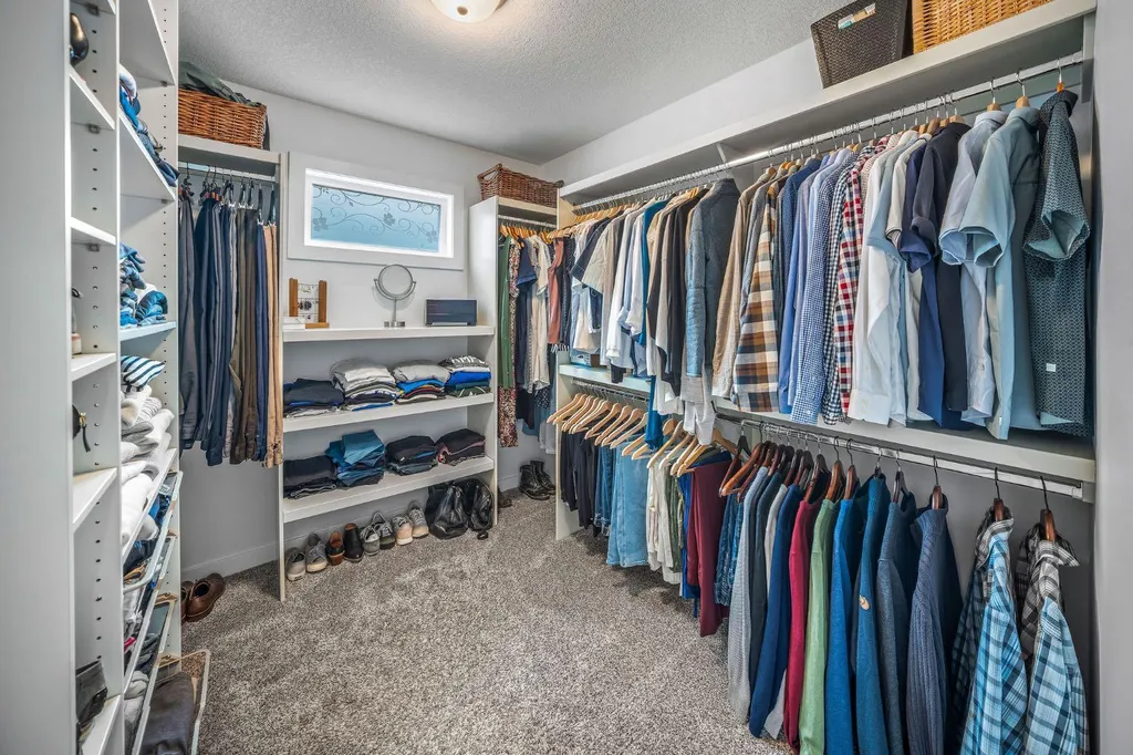 1734 37 Avenue SW Calgary AB T2T 2H3