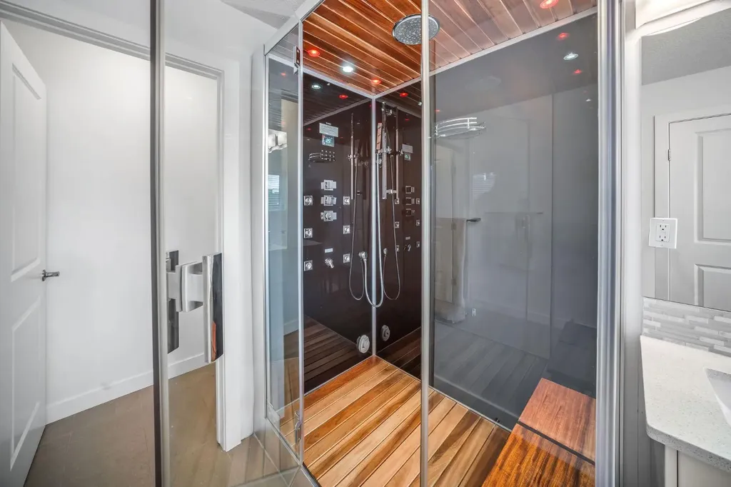 1734 37 Avenue SW Calgary AB T2T 2H3