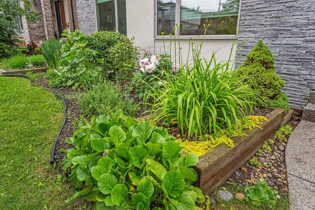 1734 37 Avenue SW Calgary AB T2T 2H3